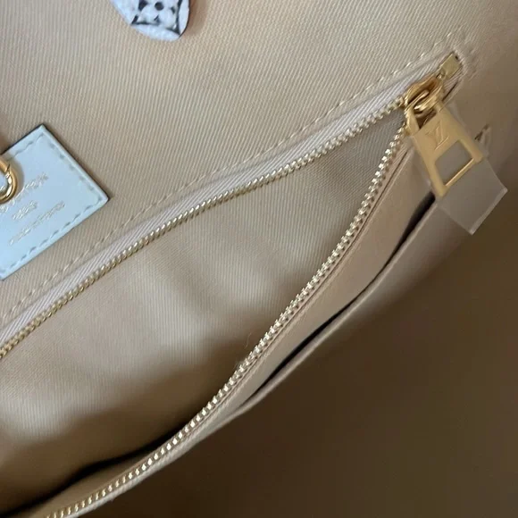 Preowned Louis Vuitton on the go khaki taupe large bag shopper - Picture 10 of 14